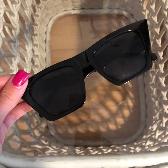 Accessories - trendy sunglasses